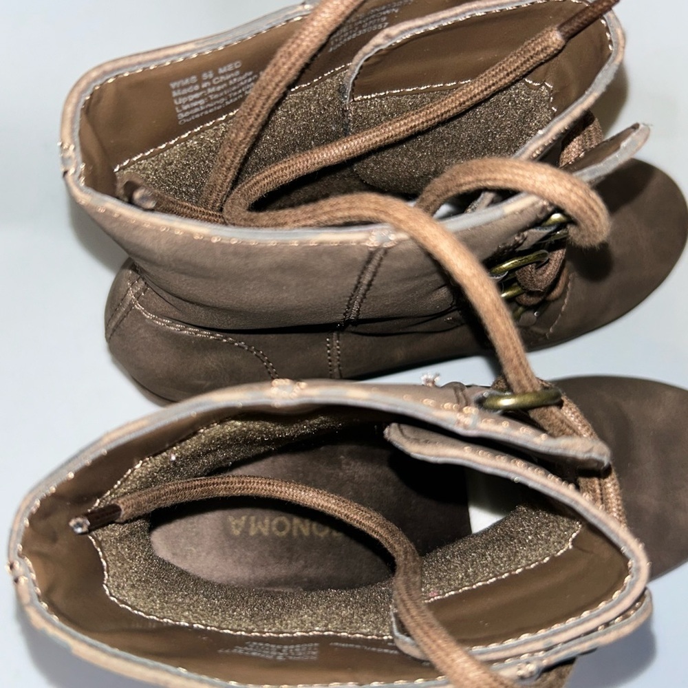 Pre loved kohls Adelia  leather lace wedge bootie - Picture 7 of 9